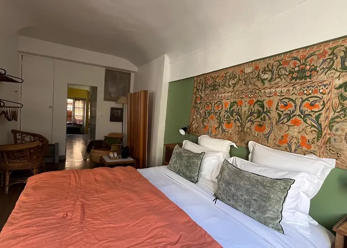 Le 66 Bed and Breakfast Parijs